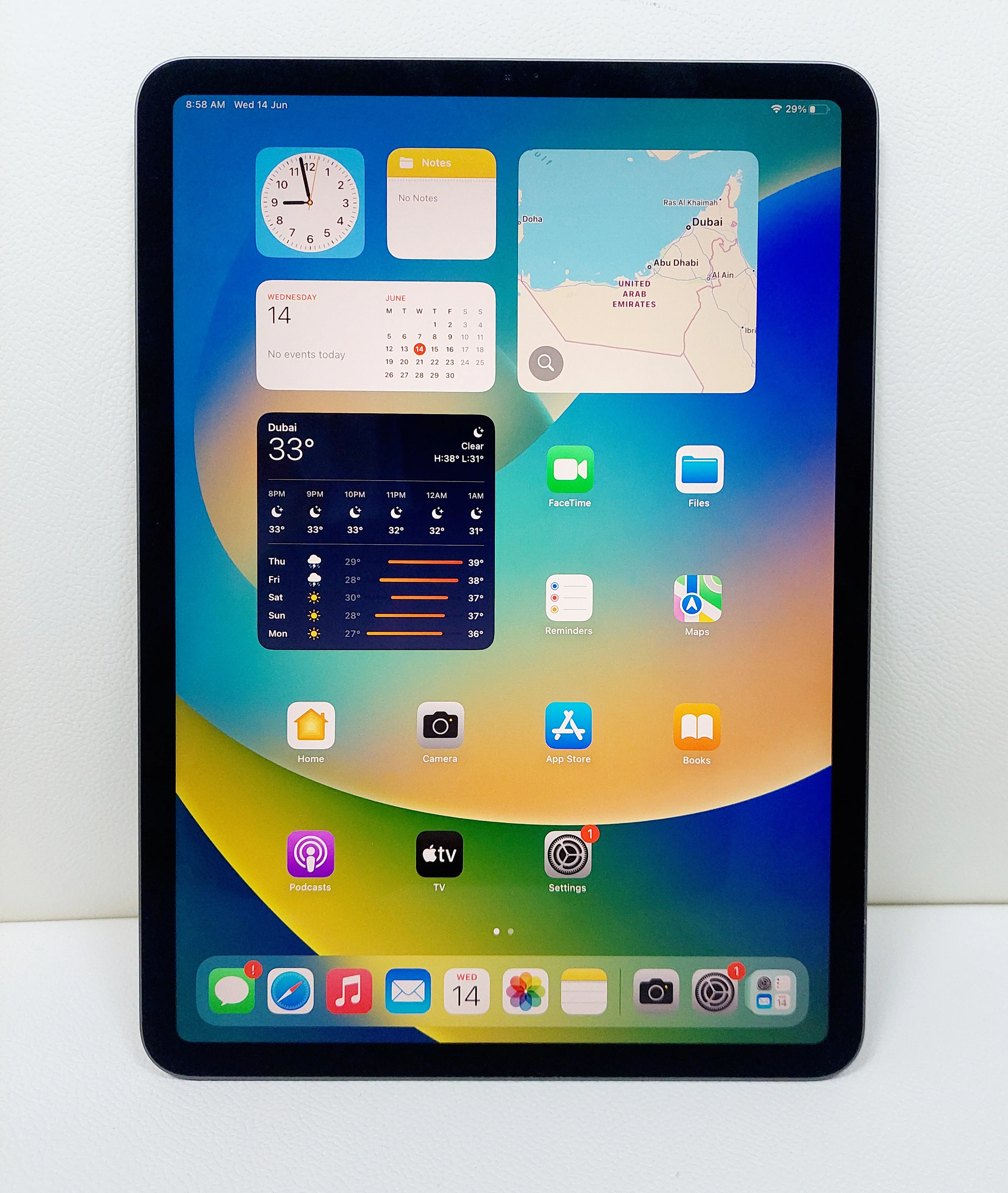 Apple iPad Pro 11 - 256GB, WiFi, Grey - Image 2