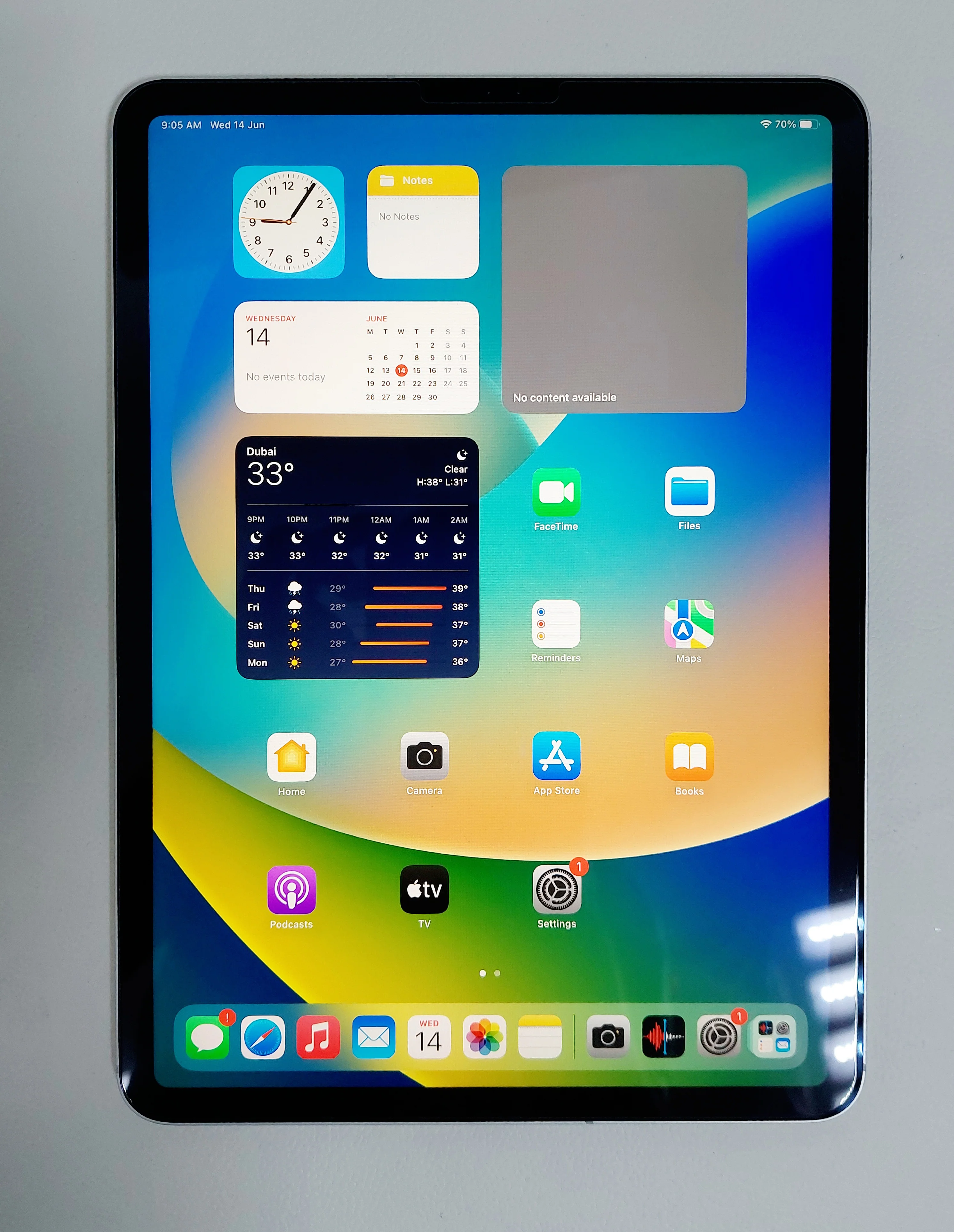 Apple iPad Pro 11 - 128GB, Cellular + WiFi, Silver - Image 2