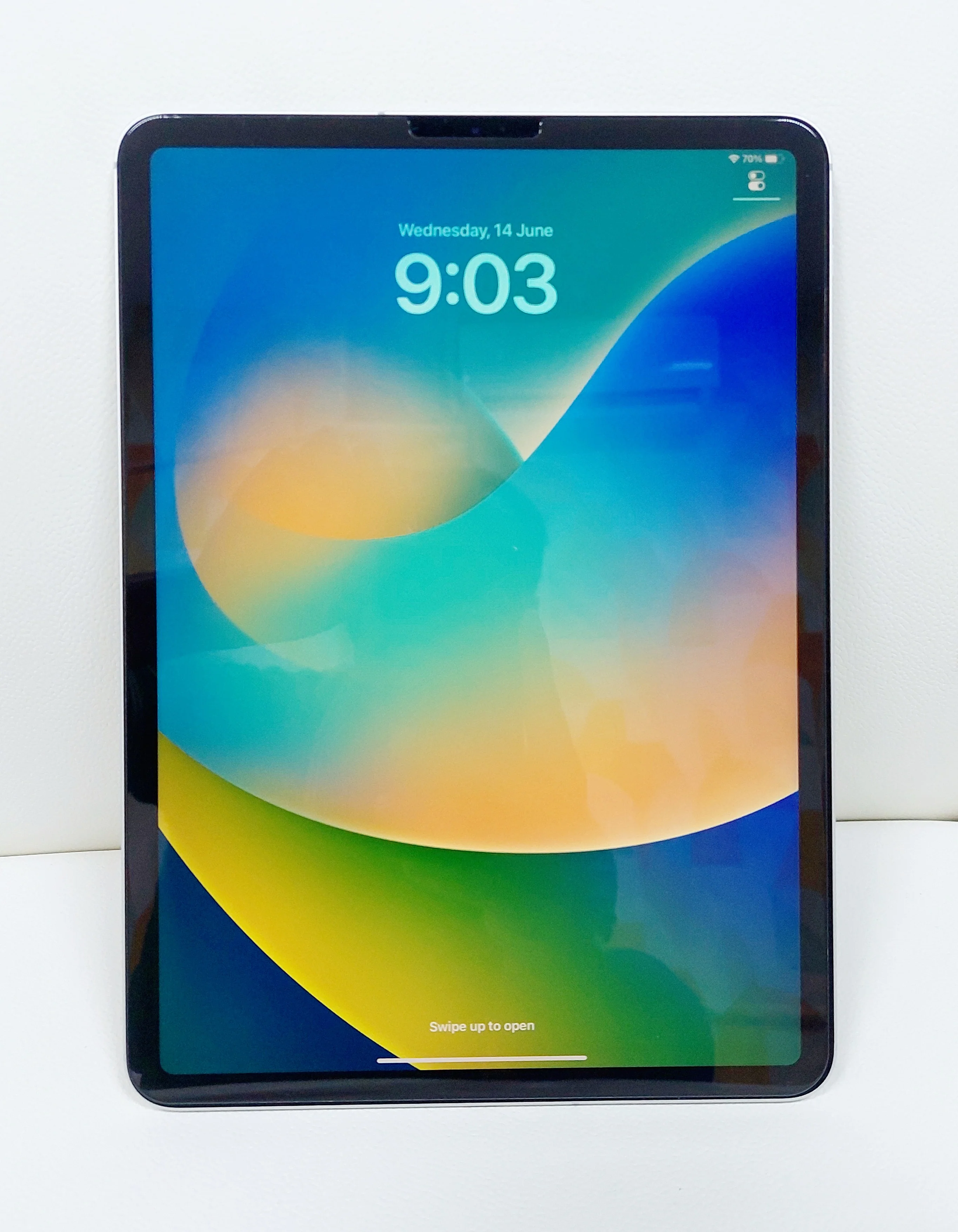 Apple iPad Pro 11 - 128GB, Cellular + WiFi, Silver - Image 4