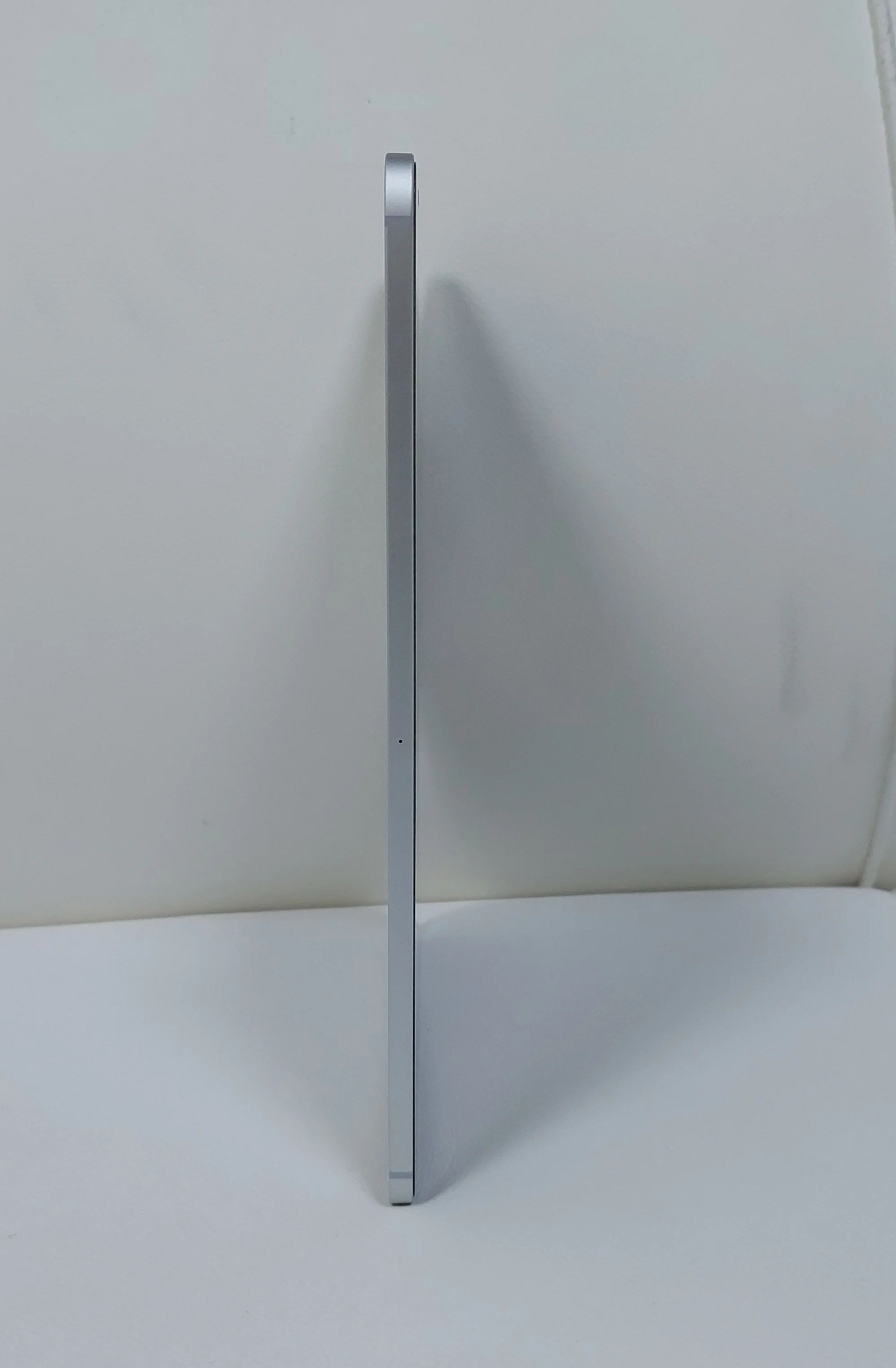 Apple iPad Pro 11 - 128GB, Cellular + WiFi, Silver - Image 6