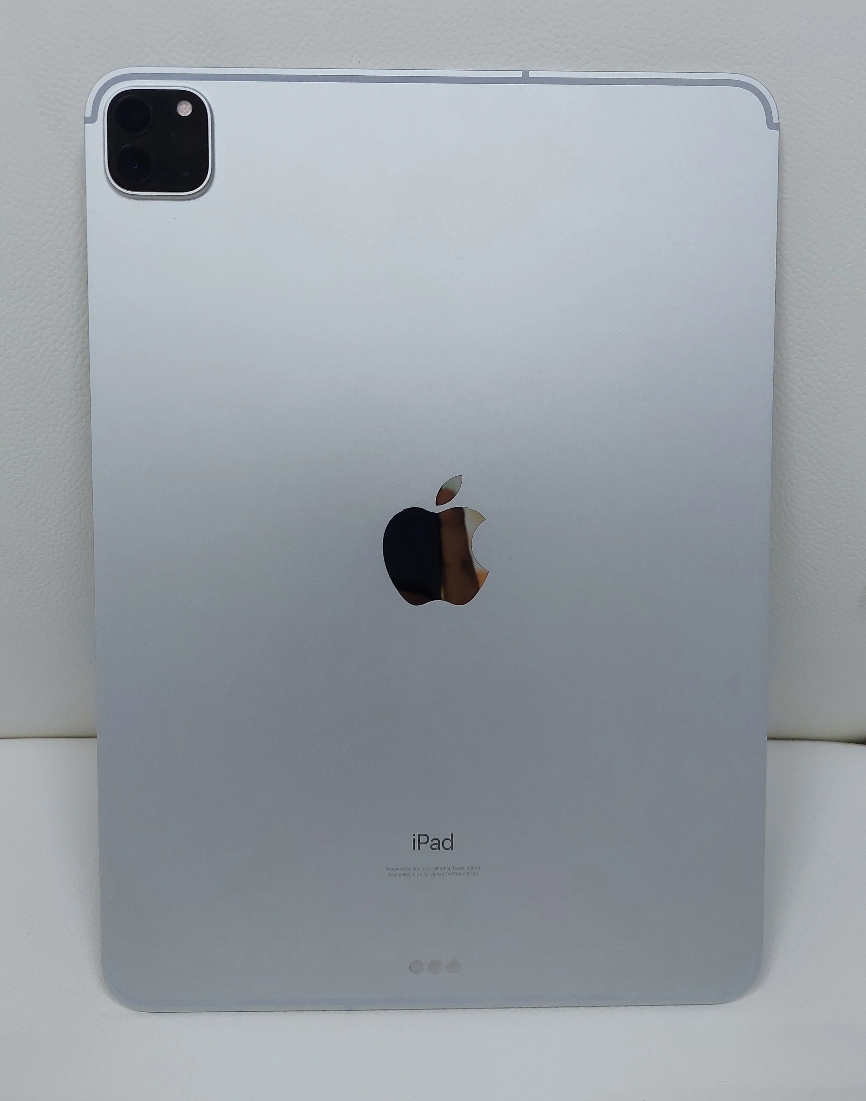 Apple iPad Pro 11 - 128GB, Cellular + WiFi, Silver - Image 7
