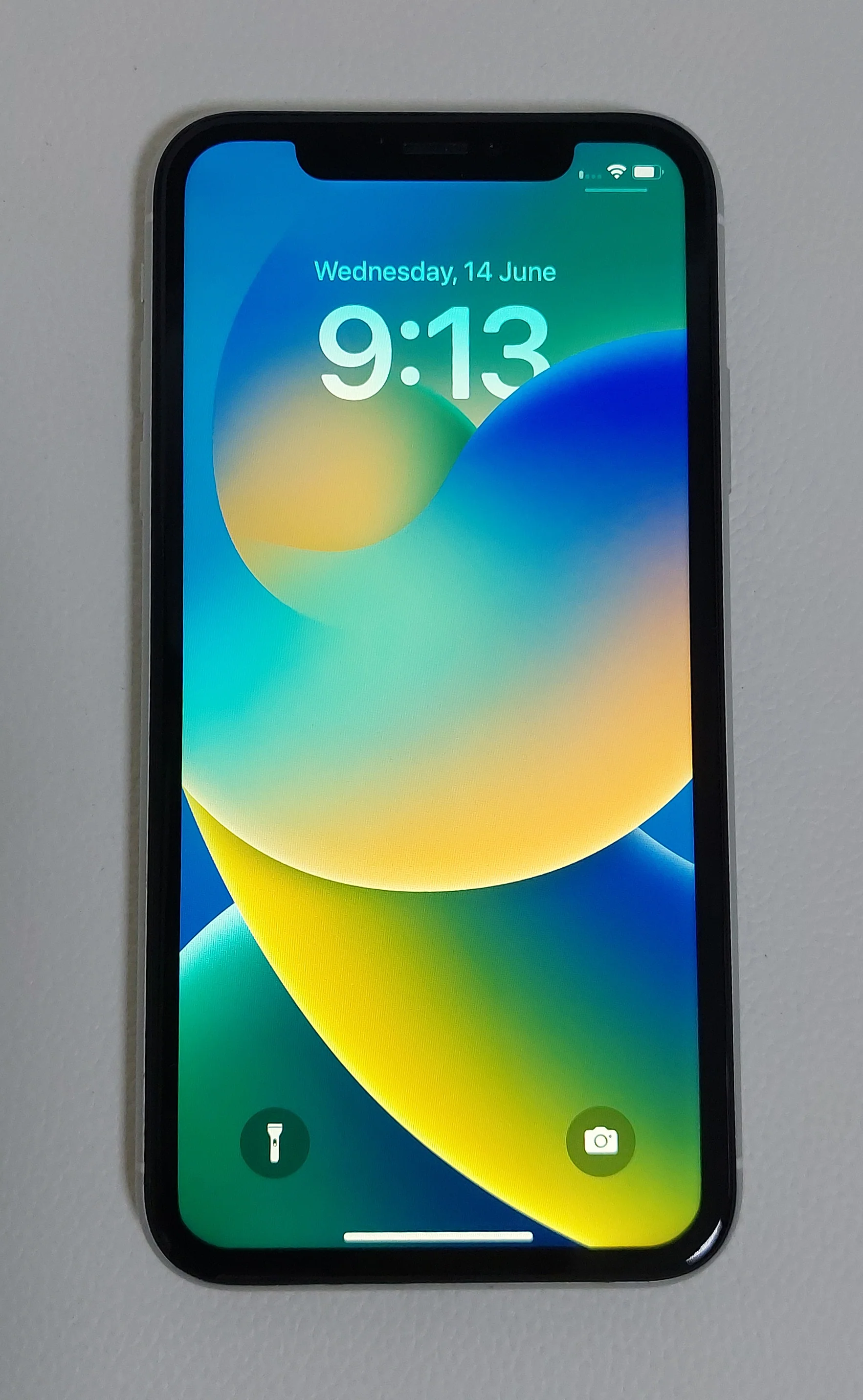 Apple iPhone XR with FaceTime - 64GB, 4G LTE, White - Image 3